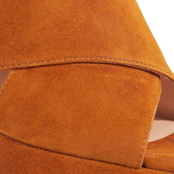 New in box GORGEOUS & FABULOUS Suede unique open toe heels - Picture 4 of 12